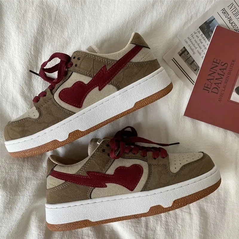 Canvas Shoes Women's Casual Flat Sports Shoes In  Spring Autumn New Heart Shape Sneakers Women Leather Shoes Tenis Feminino